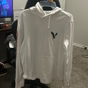 american eagle white long sleeves